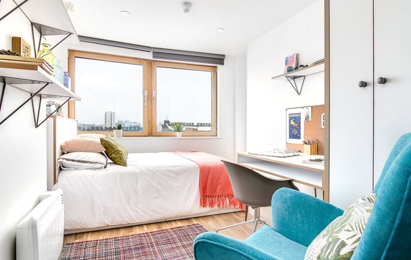 Silver En Suite, New Orient House, Station Court, Imperial Road, Fulham, London - Image 1